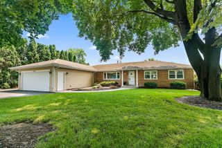 1037 N Harrison Street, Algonquin, IL 60102