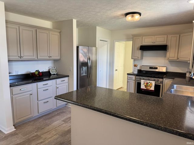 3726 Hartford Place, Evansville, IN 47725