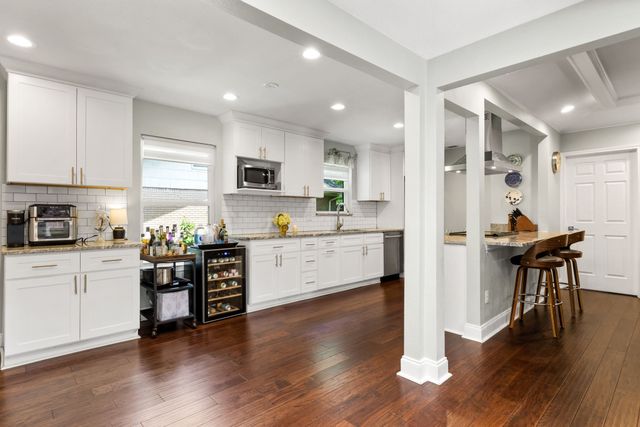 3236 Merrell Road, Dallas, TX 75229