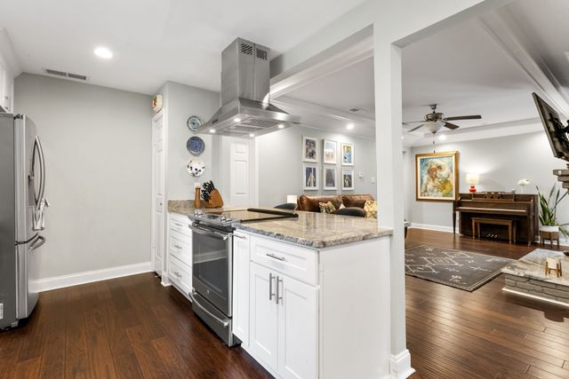 3236 Merrell Road, Dallas, TX 75229