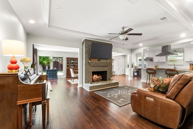 3236 Merrell Road, Dallas, TX 75229