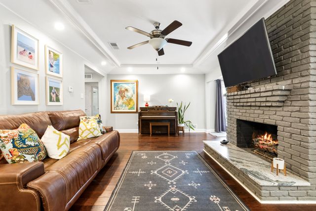 3236 Merrell Road, Dallas, TX 75229