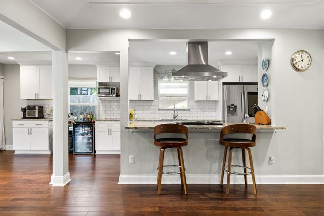 3236 Merrell Road, Dallas, TX 75229