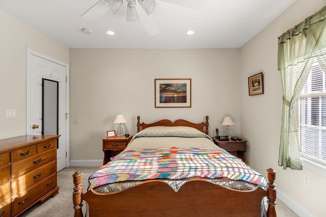 28 Van Norden Rd, Woburn, MA 01801