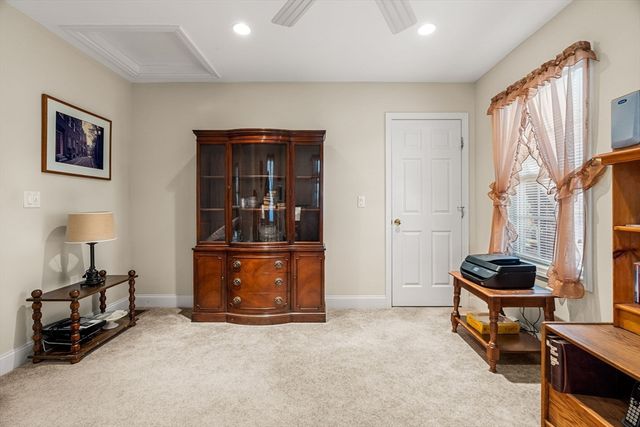 28 Van Norden Rd, Woburn, MA 01801