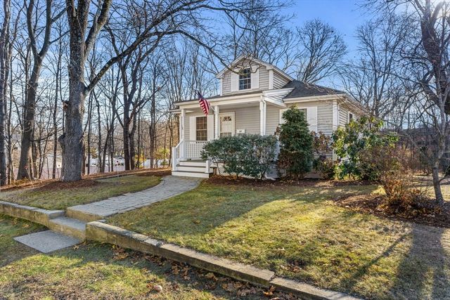 28 Van Norden Rd, Woburn, MA 01801