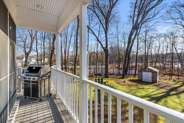 28 Van Norden Rd, Woburn, MA 01801