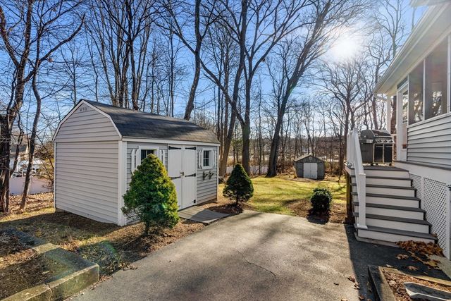 28 Van Norden Rd, Woburn, MA 01801