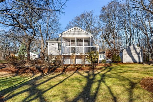 28 Van Norden Rd, Woburn, MA 01801