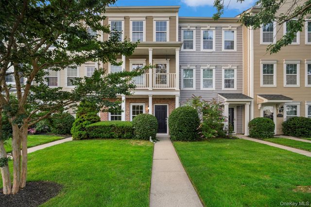 14 Maler Lane, Patchogue, NY 11772