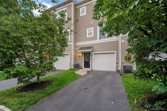 14 Maler Lane, Patchogue, NY 11772