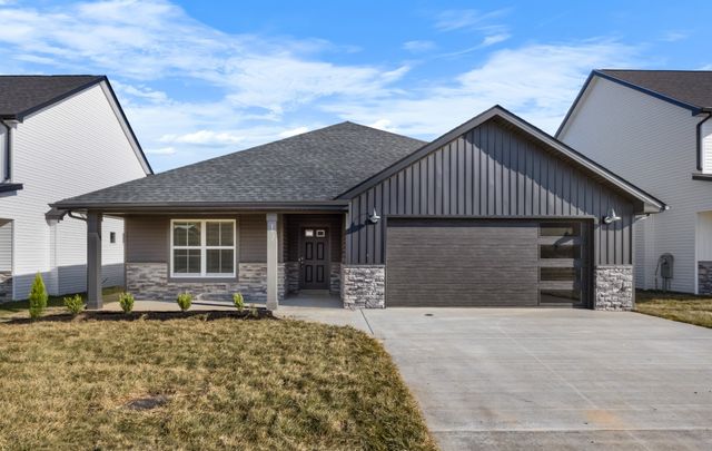 504 Herman Dr, Clarksville, TN 37042