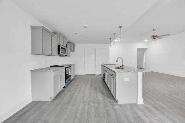 504 Herman Dr, Clarksville, TN 37042