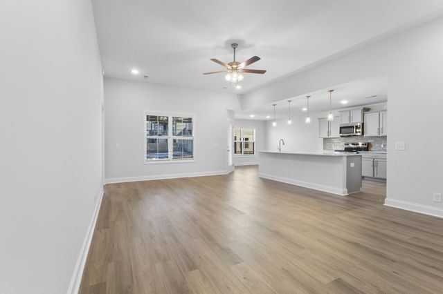 504 Herman Dr, Clarksville, TN 37042