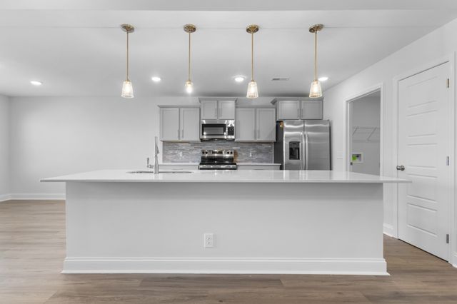 504 Herman Dr, Clarksville, TN 37042