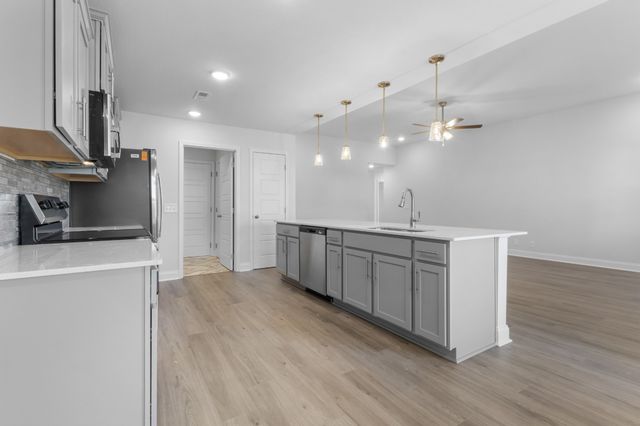 504 Herman Dr, Clarksville, TN 37042