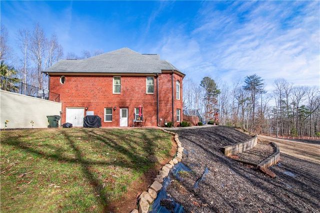 351 Shoals Lane, Clarkesville, GA 30523