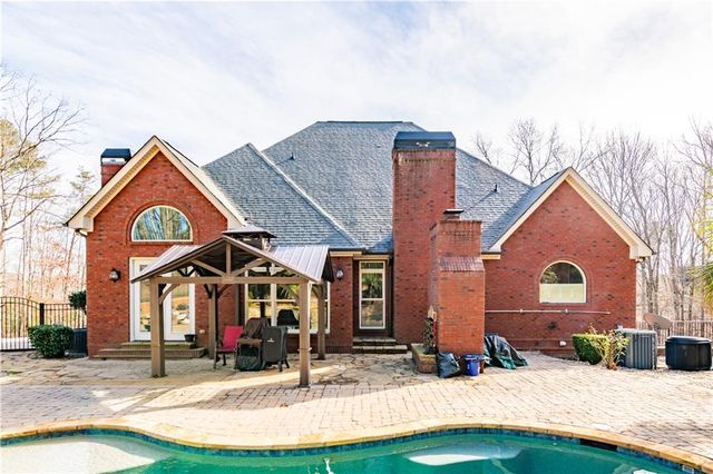 351 Shoals Lane, Clarkesville, GA 30523