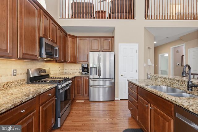 140 HEARTHSTONE DR, Berlin, NJ 08009