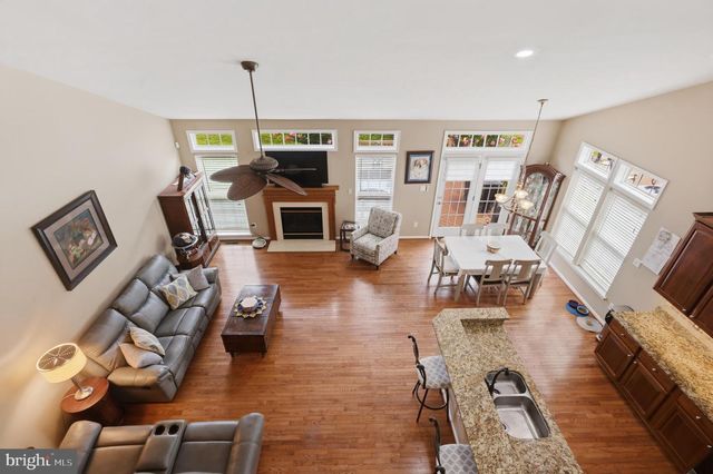 140 HEARTHSTONE DR, Berlin, NJ 08009