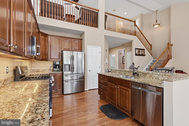 140 HEARTHSTONE DR, Berlin, NJ 08009