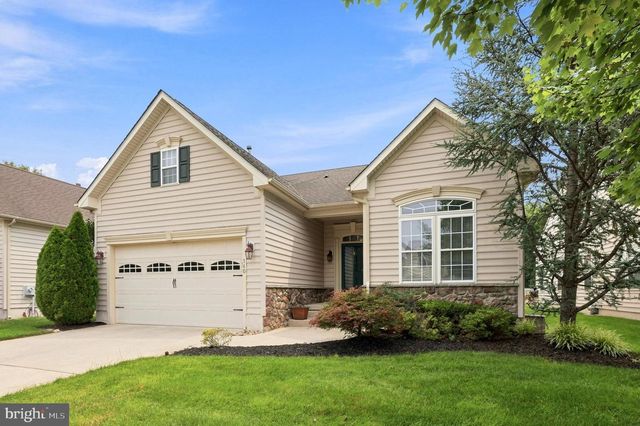 140 HEARTHSTONE DR, Berlin, NJ 08009