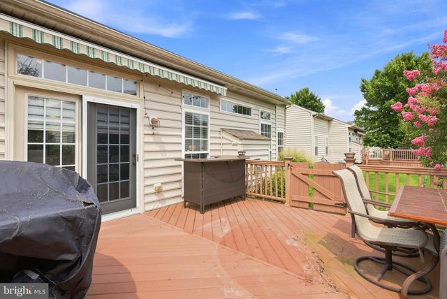 140 HEARTHSTONE DR, Berlin, NJ 08009