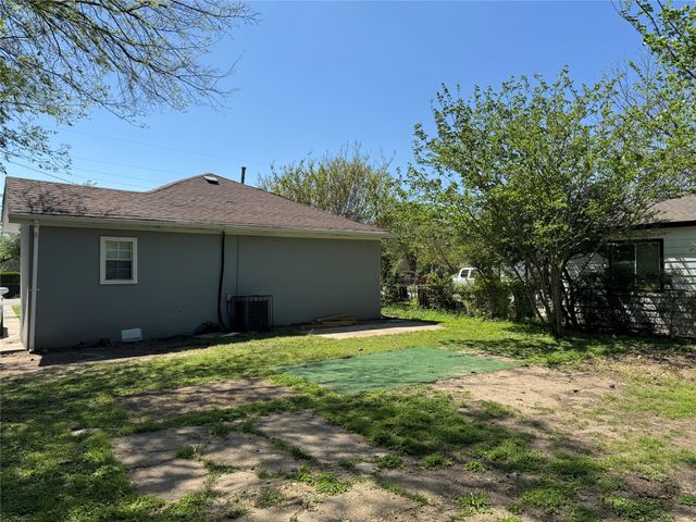 7315 Toland Street, Dallas, TX 75227