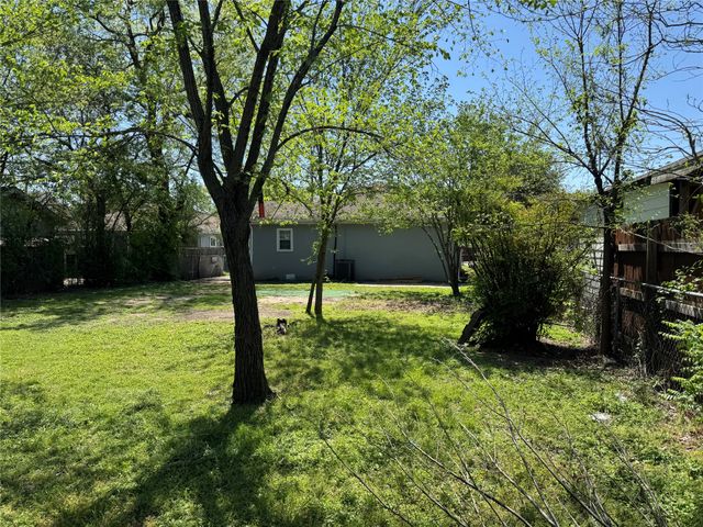 7315 Toland Street, Dallas, TX 75227