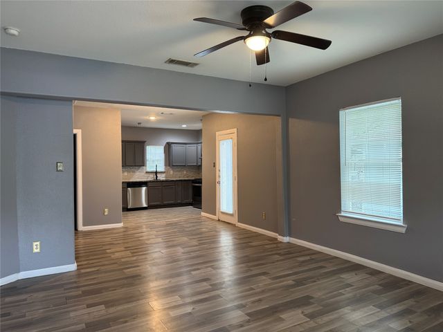 7315 Toland Street, Dallas, TX 75227