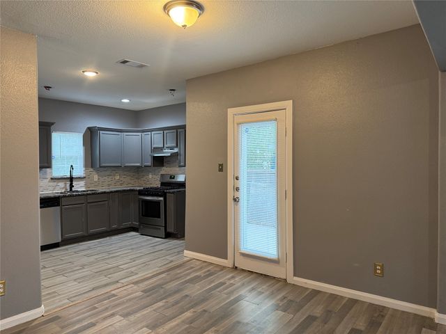 7315 Toland Street, Dallas, TX 75227