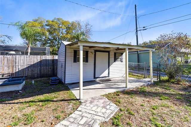 2013 S HOLLY AVENUE, Sanford, FL 32771