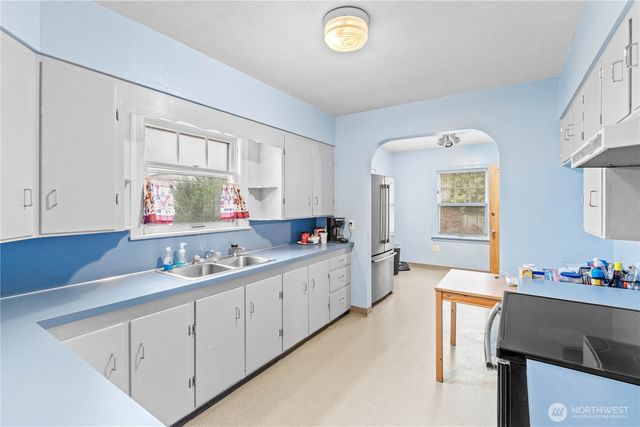 6311 Pacific Avenue, Tacoma, WA 98408