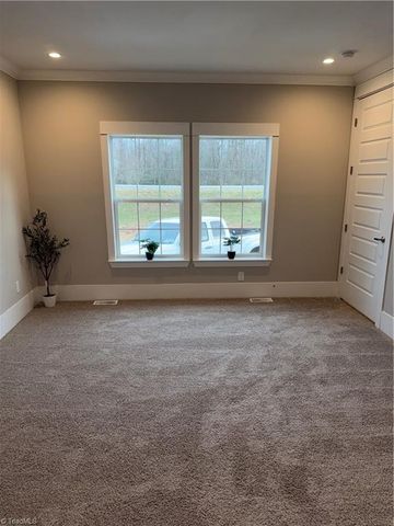 1824 N Oak Ridge Church Road, Yadkinville, NC 27011