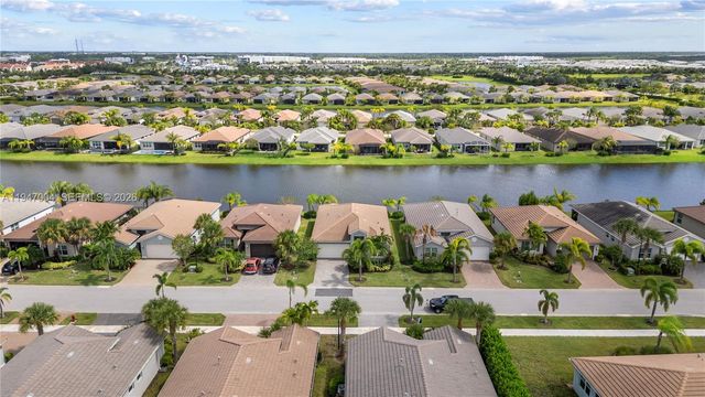 11917 SW Jasper Lake Way, Port St. Lucie, FL 34987