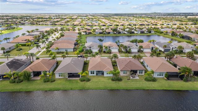 11917 SW Jasper Lake Way, Port St. Lucie, FL 34987