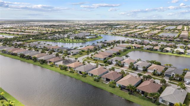 11917 SW Jasper Lake Way, Port St. Lucie, FL 34987