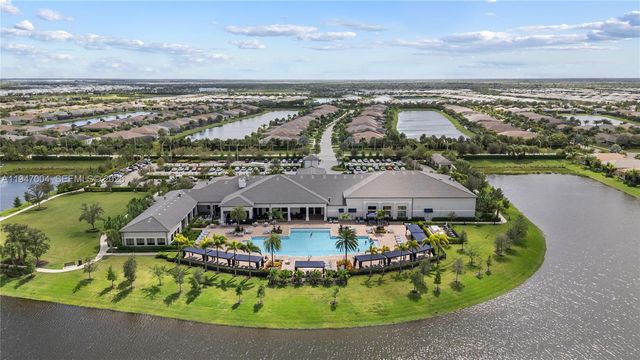 11917 SW Jasper Lake Way, Port St. Lucie, FL 34987