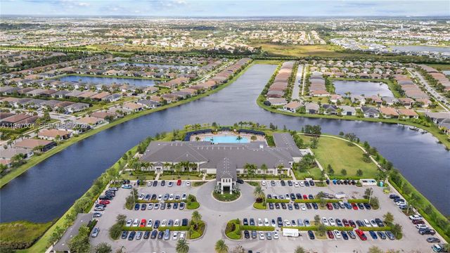 11917 SW Jasper Lake Way, Port St. Lucie, FL 34987