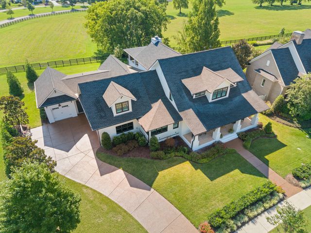 5182 Wildings Blvd, College Grove, TN 37046