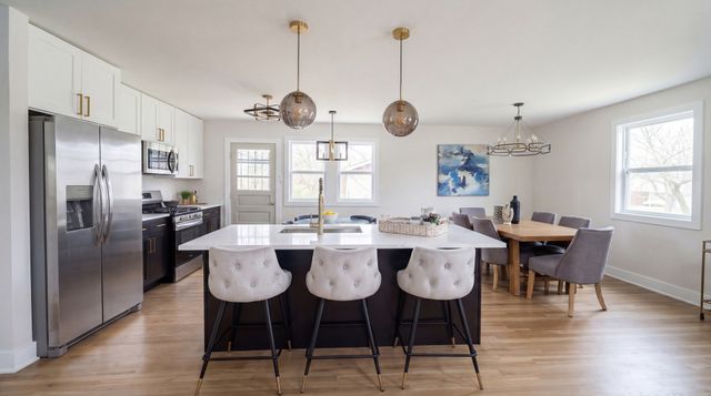 3211 Birchwood Drive, Hazel Crest, IL 60429