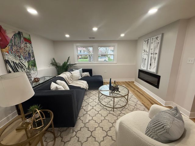 3211 Birchwood Drive, Hazel Crest, IL 60429