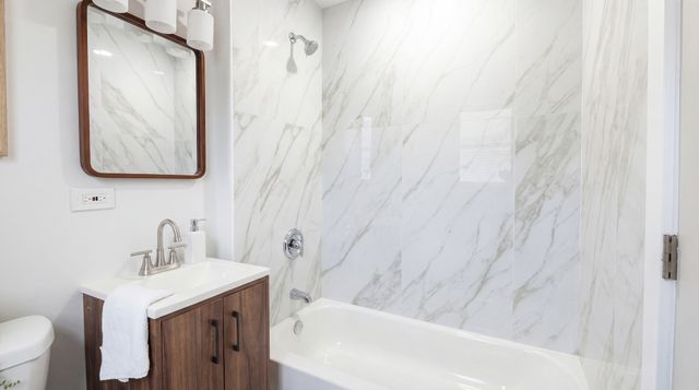 3211 Birchwood Drive, Hazel Crest, IL 60429