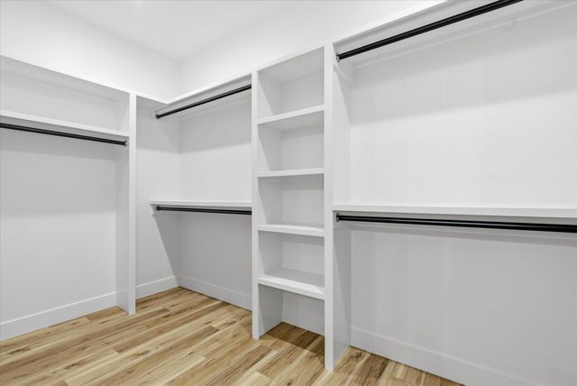 1370 N Collins Drive, Republic, MO 65738