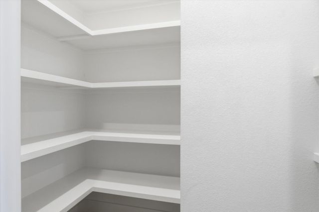 1370 N Collins Drive, Republic, MO 65738