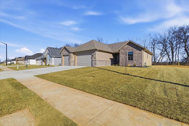1370 N Collins Drive, Republic, MO 65738