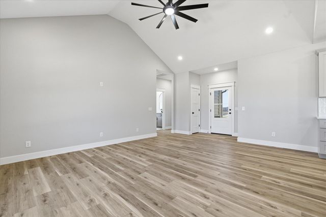 1370 N Collins Drive, Republic, MO 65738