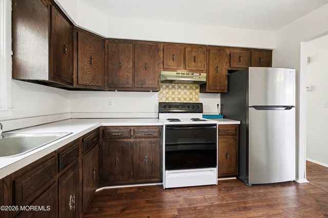 63 Brakenbury Drive, Toms River, NJ 08757