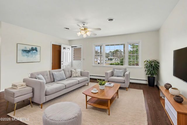 63 Brakenbury Drive, Toms River, NJ 08757