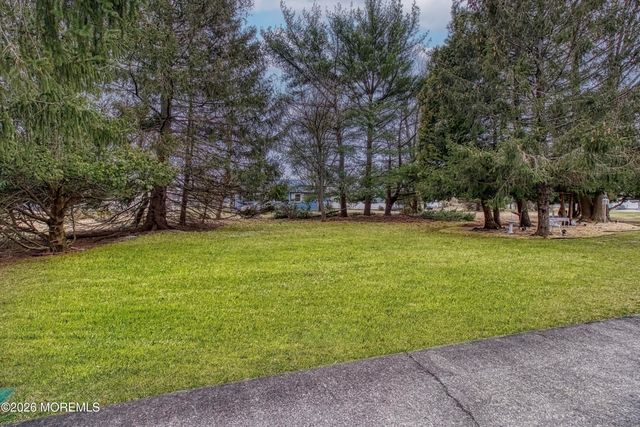 63 Brakenbury Drive, Toms River, NJ 08757